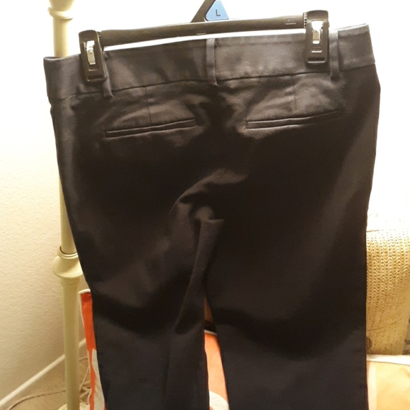 🥳CLEARANCE! $4 w/ a bundle!🥳 Loft Capri professional pants Black - Picture 2 of 6
